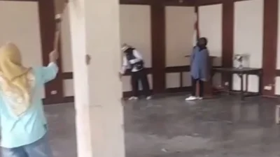 Jumat Bersih di Komplek CHR, Camat Ciater Dorong Kepedulian Lingkungan