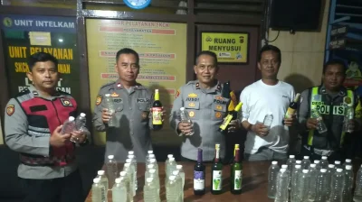 Masih Saja Ada Miras di Pamanukan, Polsek Sita 56 Botol