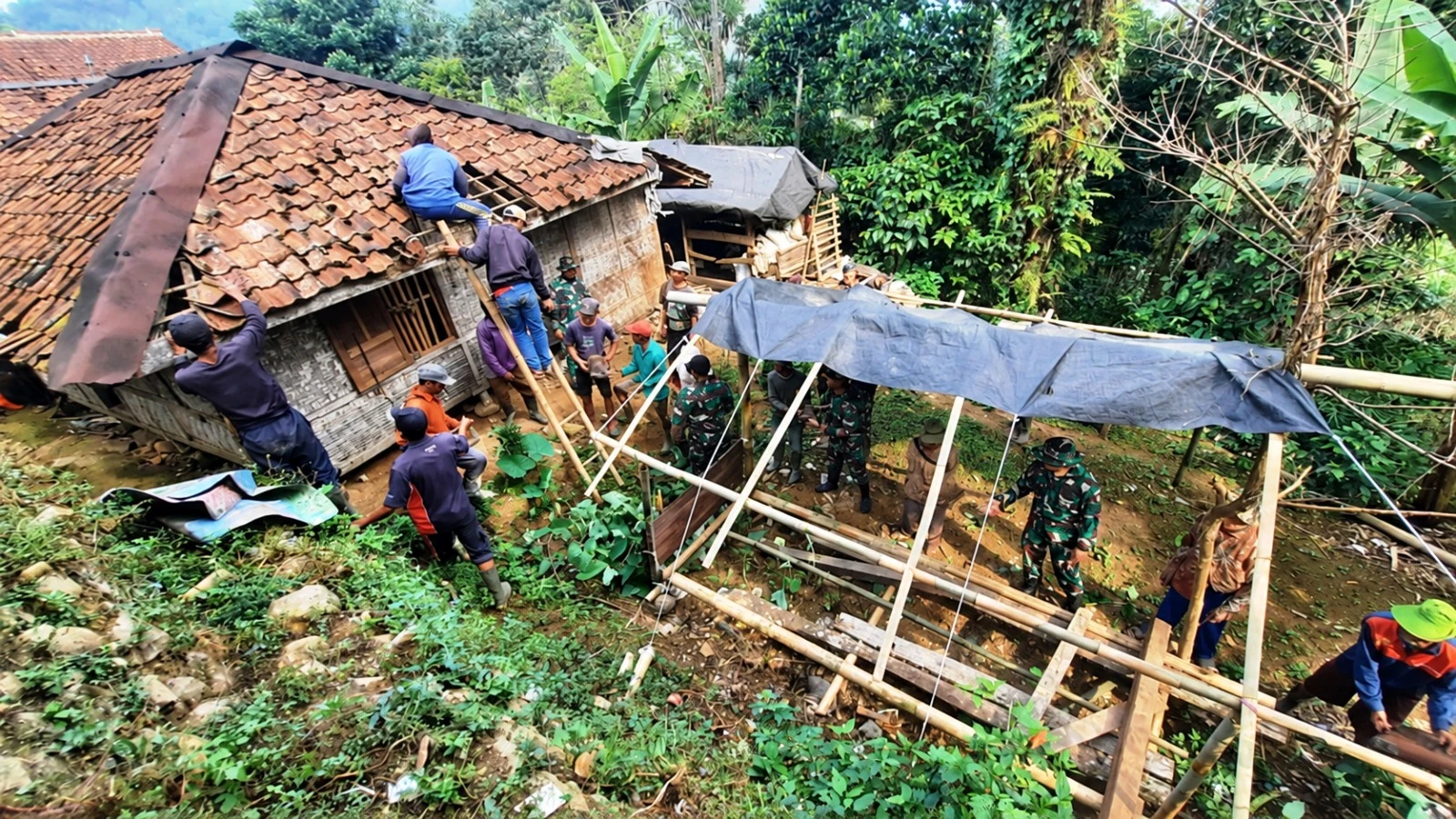 TMMD ke-130, Kodim Subang Perbaiki Rumah Ruhimah