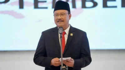 Gus Ipul Bocorkan Calon Penerima HP Gratis Pemerintah, Ini Syaratnya