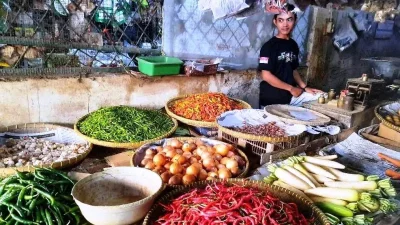 Tomat Turun 20 Persen, Harga Kebutuhan Bahan Pokok Relatif Stabil
