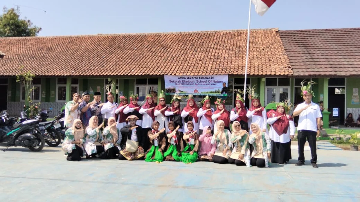 SDN Karang Bagja Jadi Rujukan Sekolah Ekologi, Rombongan Kepala Sekolah Karawang Datang untuk Studi Tiru