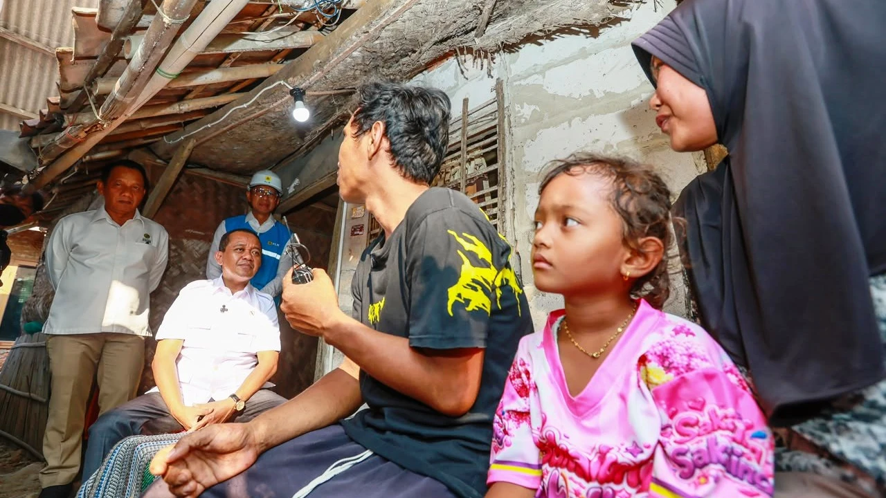 Wujudkan Keadilan Sosial, Pemerintah Hadirkan Listrik ke Dusun di Pesisir Karawang