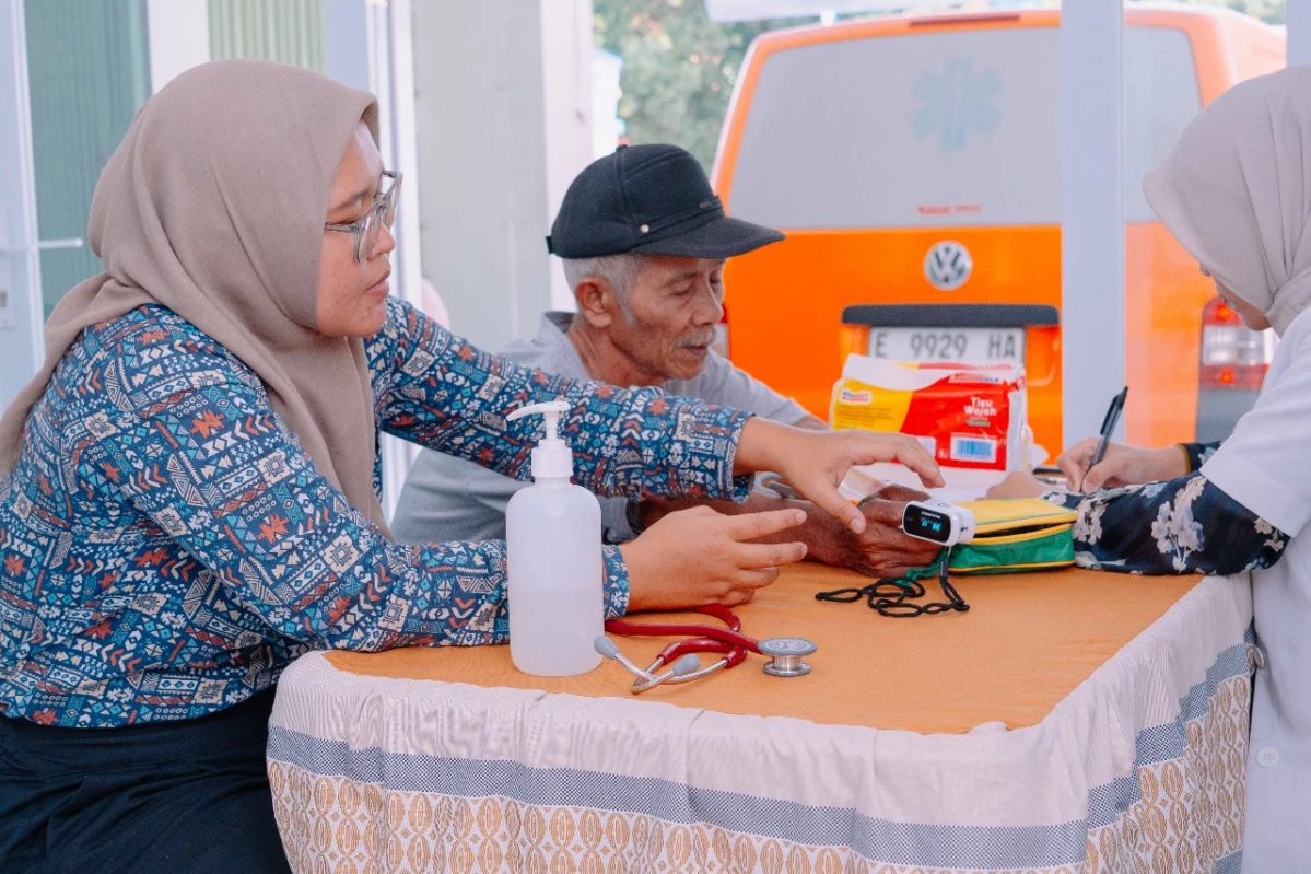 RS Mitra Plumbon Patrol Hadirkan Layanan Posko Ambulans Gratis di Purwadadi Subang