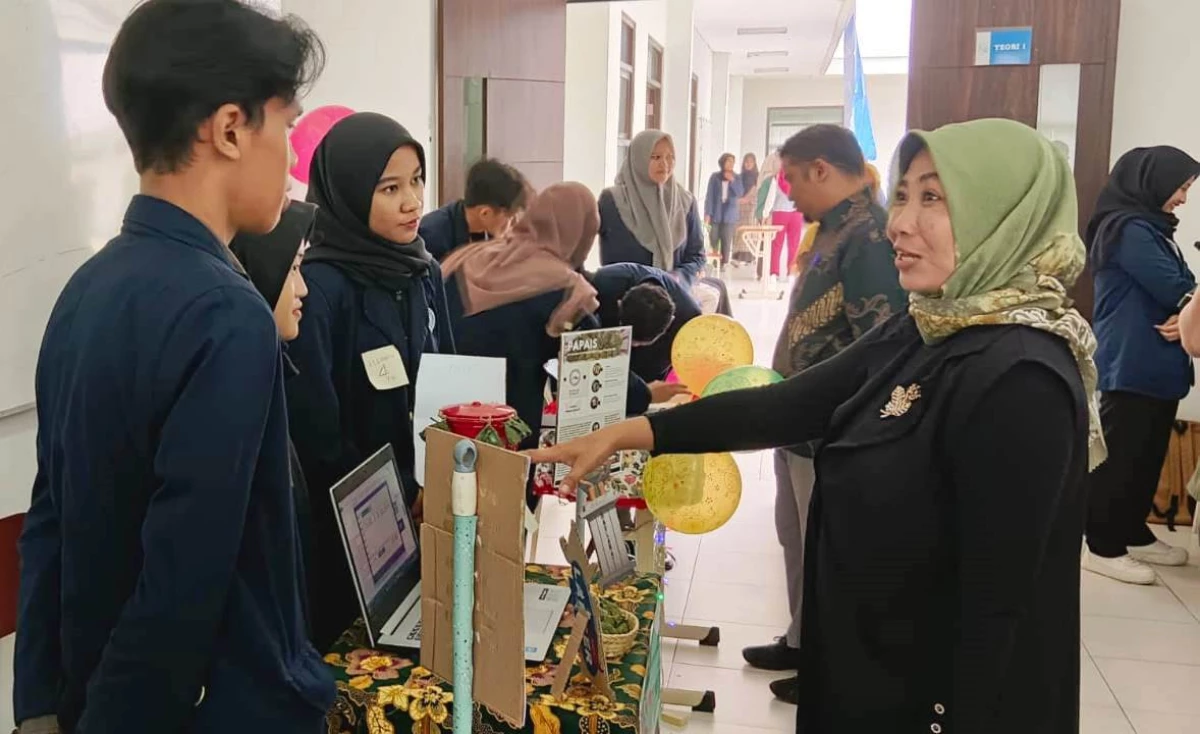 Mahasiswa Jurusan Teknologi Informasi dan Komputer Bantu Pengembangkan Bisnis UMKM Lewat Sistem Informasi