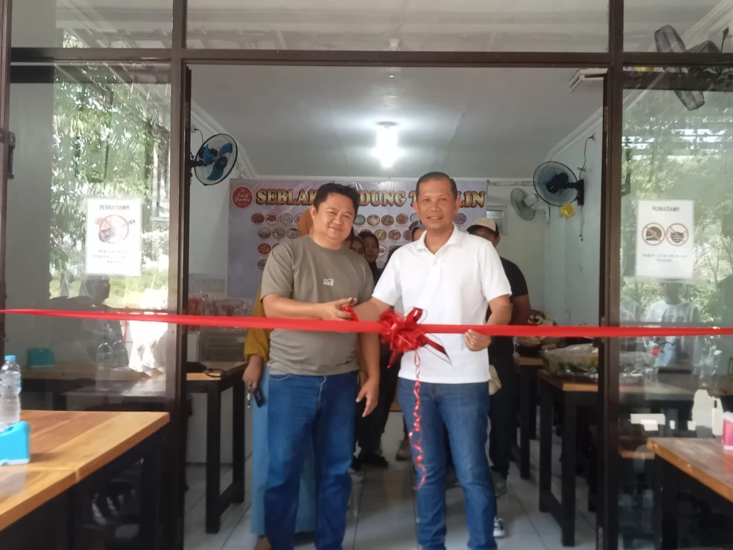 Makan Seblak Bandung Teh Lin di Karawang Dapat Motor