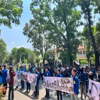 Mahasiswa Subang Orasi di Depan Polres, Suarakan Keadilan untuk Driver Ojol