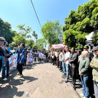 Mahasiswa Gelar Aksi di Depan DPRD Subang, Soroti Krisis Kepercayaan Publik dan Sejumlah RUU Kontroversial