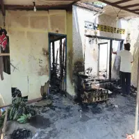 Ditinggal Jual Pisang ke Pasar Rebo, ‎Rumah Kakek Andeh di Margasari Ludes Terbakar