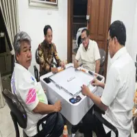 Viral Main Domino Bareng Tersangka Pembalak Liar, Raja Juli: Saya Tidak Mengenal