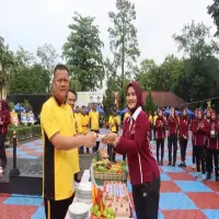 Peringatan HUT Polwan Ke-77, Polres Subang Potong Tumpeng