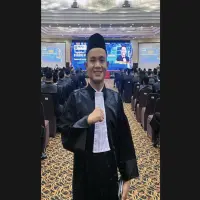 Fahri Husaeni, Pemuda Kampung Asal Pantura Dilantik Jadi Advokat
