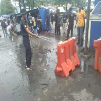 Pembersihan dan Pengangkutan Sampah di Pasar Panorama Lembang, Cegah Banjir Susulan