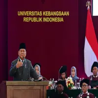 Kukuhkan Mahasiswa Baru UKRI, Presiden Prabowo Puji Sufmi Dasco