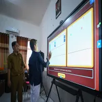 SLB Negeri Trituna Subang kini Mulai Merasakan Manfaat Penggunaan Interactive Flat Panel