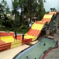 Waterboom Sari Ater: Sensasi Bermain Air dan Relaksasi Air Panas di Subang