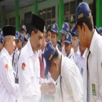Kemenag Purwakarta Salurkan Bantuan Pendidikan untuk Siswa