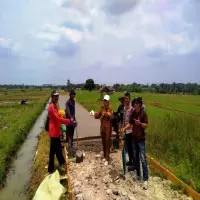 Pemdes Sumurgintung di Subang Bangun Jalan di Blok Sumur Waru