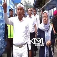 Safari Aqua KDM: Bermula dari Kecelakaan Mobil, Sidak ke Penyedia Jasa Agkutan Sampai ke Pabrik Produksi