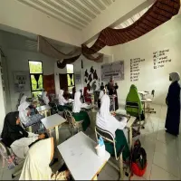 Unjuk Kreativitas di Al-Majid Fest 2025, SMP IT Al-Majid Subang Rayakan Milad ke-8 dengan Semangat Ukhuwah