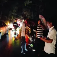 Alhamdulillah, Imam Selamat Usai Mobilnya Tertimpa Pohon di Jalan Raya Jalancagak-Ciater Subang