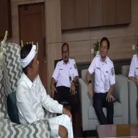 Direktur Utama KAI dan Gubernur Jawa Barat Bahas Kereta Petani dan Pedagang