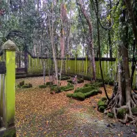 Makam Keramat Cijenuk: Jejak Spiritualitas Syekh Maulana Muhammad Syafei, Sang Pangeran Raja Atas Angin