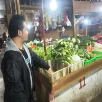 Harga Kepokmas di Pasar Panorama Lembang Stabil