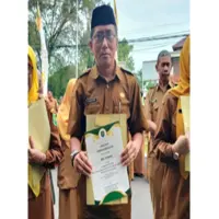 Opa Mustopa Guru dari Subang yang Berprestasi,  Aktif Jadi Penggerak Lingkungan Sekolah Asri