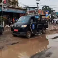 Ganggu Aktivitas Masyarakat, Perbaikan Jalan Rusak Pagaden-Pamanukan Harus Dipercepat