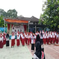 SDN Sompi di Subang Peringati Hari Guru Nasional