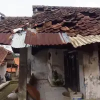 Rumah Janda Lansia di Kampung Cibuntu Subang Nyaris Ambruk