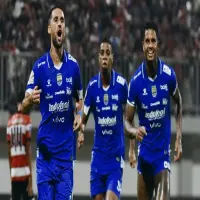 Gelandang Persib Bandung Luciano Guaycochea Pemain Terbaik Pekan 14 di BRI Super League