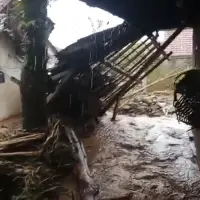 Dedi Mulyadi Akan Ganti Rumah Warga Cisalak yang Terdampak Longsor