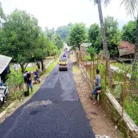 Realisasikan Banprov, Pemdes Sukahurip di Subang Bangun Jalan Hotmix