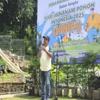 Kolaborasi Jaga Kelestarian Mata Air Cipondok, Tanam 1820 Pohon