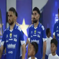 Putros Absen Dua Laga Akhir Tahun, Hodak tetap Tenang, Banyak Opsi Pemain Persib Bandung
