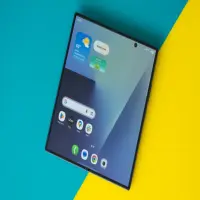 Bukan Galaxy Z Fold8, Ini Andalan Samsung untuk Menantang iPhone Fold