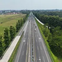 Lalu Lintas Nataru Tol Cipal di Subang, Pergerakan ke Jakarta Mulai Meningkat