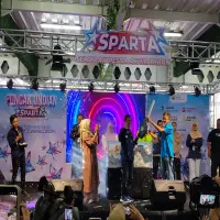 Belanja di Amanda Mart, Konsumen Asal Bandung Dapat Hadiah Mobil Avanza