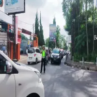 Pendapatan Jadi Turun, Sopir Angkot di Lembang Keluhkan Macet di Libur Nataru