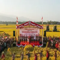 Subang Tegaskan Peran sebagai Lumbung Pangan Nasional di Momentum Panen Raya Nasional