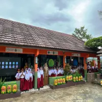 Seragam Gratis di Subang Belum Dibagikan Pada Hari Pertama Masuk Sekolah