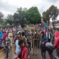 Ribuan Warga Bogor Barat Datangi Kantor Kecamatan Cigudeg, Tuntut Janji Dedi Mulyadi