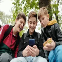 Brain Rot Mengikis Daya Kritis: Gen Z Dan Gen Alpha Rentan Terpengaruh Iklan Komersial?