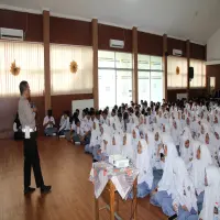 Satlantas Polres Purwakarta Berikan Edukasi Generasi Muda Safety Riding