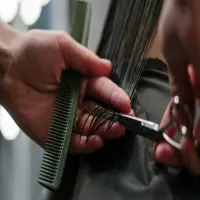 Bukan Cuma Gaya, Ini Manfaat Potong Rambut untuk Kecantikan dan Kesehatan