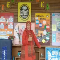 Pipih Kepala Sekolah Senior Syarat Pengalaman, Kini jadi Plt di SMPN 2 Lembang yang Aktif Kembangkan Potensi siswa