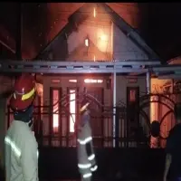 Diduga Korsleting Listrik, Rumah Kosong di Jl. Jaksa Subang Hangus Terbakar