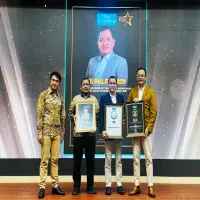 JNE Borong Tiga Penghargaan di Marketing & Halal Summit 2026